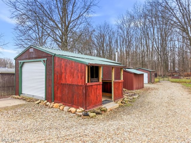 121 Meadowridge Road, Mogadore, OH 44260