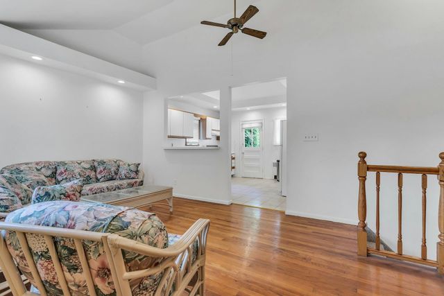 26 1/2 Ellwood Street, Glen Cove, NY 11542