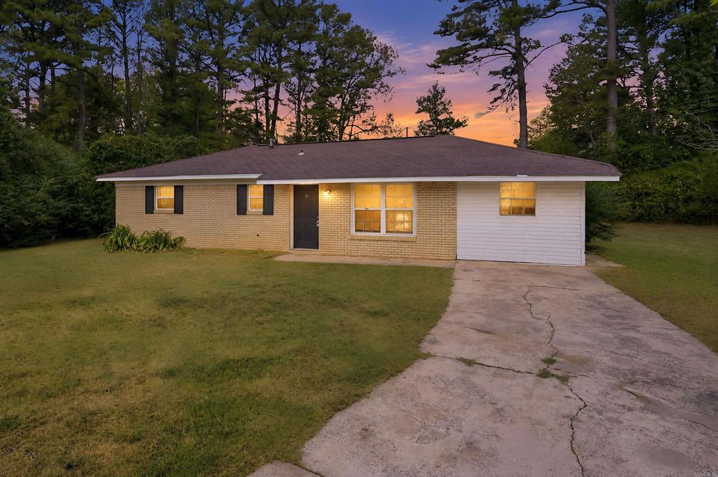 6 Betty Jean Circle, Little Rock, AR 72209