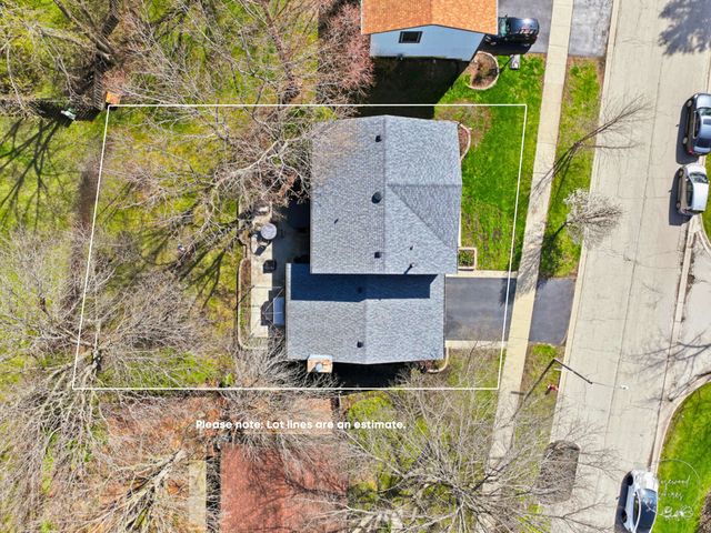774 Yosemite Trail, Roselle, IL 60172