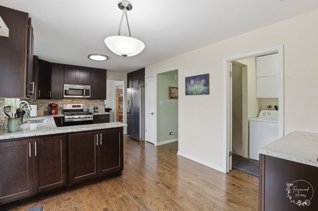 774 Yosemite Trail, Roselle, IL 60172