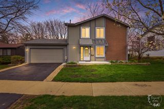 774 Yosemite Trail, Roselle, IL 60172