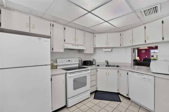 8693 BARDMOOR BOULEVARD 301B, Largo, FL 33777