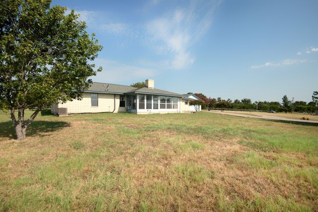 6883 County Road 4098, Kaufman, TX 75142