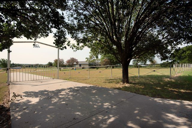6883 County Road 4098, Kaufman, TX 75142
