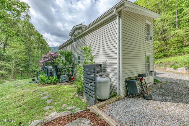 126 Shadow Mountain Road, Roan Mountain, TN 37687