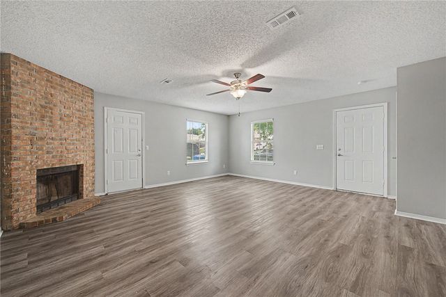 4394 & 4396 W Thrasher Drive, Fayetteville, AR 72704