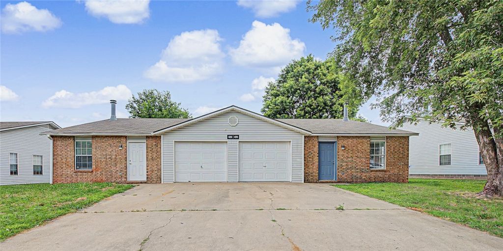 4394 & 4396 W Thrasher Drive, Fayetteville, AR 72704