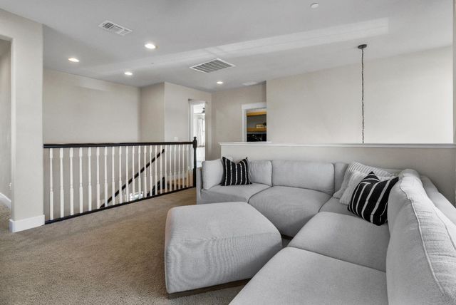 2192 Ranch View Dr, Rocklin, CA 95765