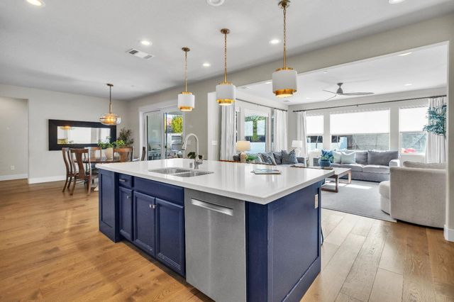 2192 Ranch View Dr, Rocklin, CA 95765