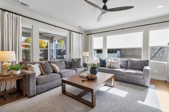 2192 Ranch View Dr, Rocklin, CA 95765