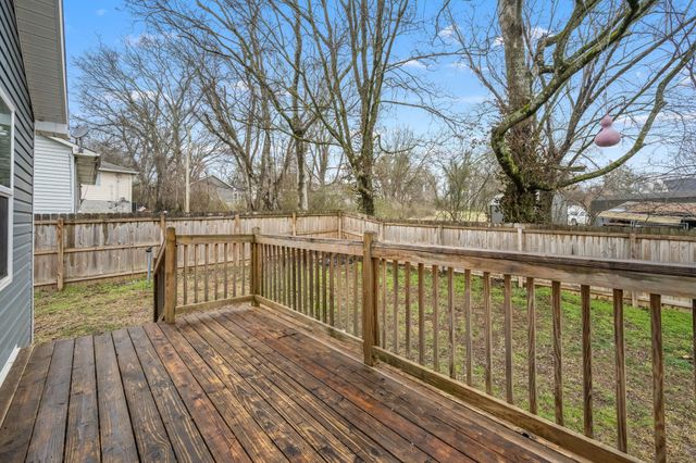 280 Luster Ln, Hartsville, TN 37074