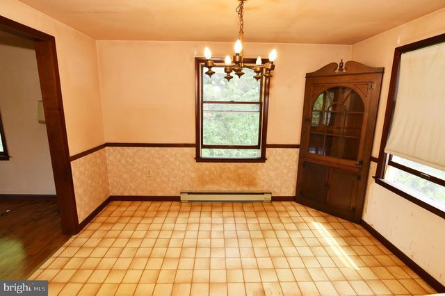 2111 SHAWN DR, Middletown, VA 22645