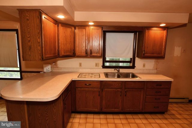 2111 SHAWN DR, Middletown, VA 22645