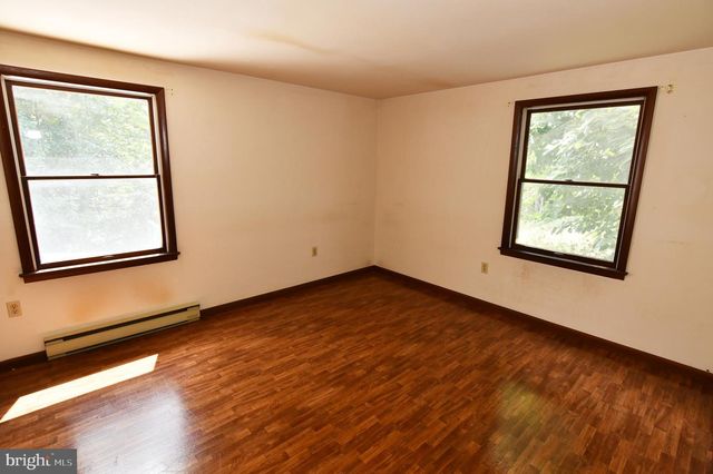 2111 SHAWN DR, Middletown, VA 22645