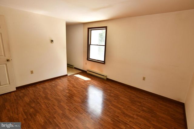 2111 SHAWN DR, Middletown, VA 22645