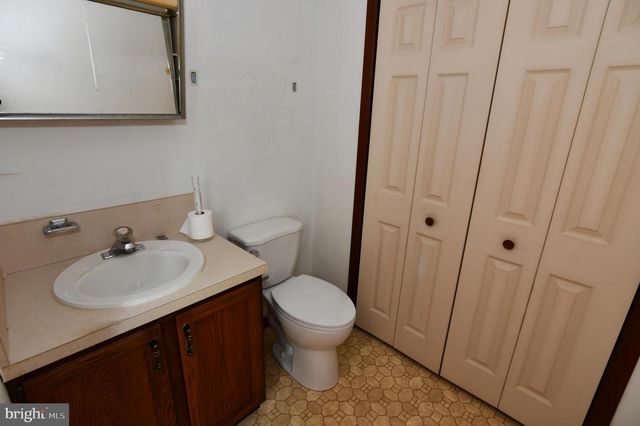 2111 SHAWN DR, Middletown, VA 22645