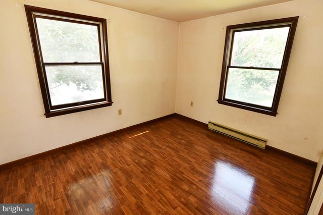 2111 SHAWN DR, Middletown, VA 22645