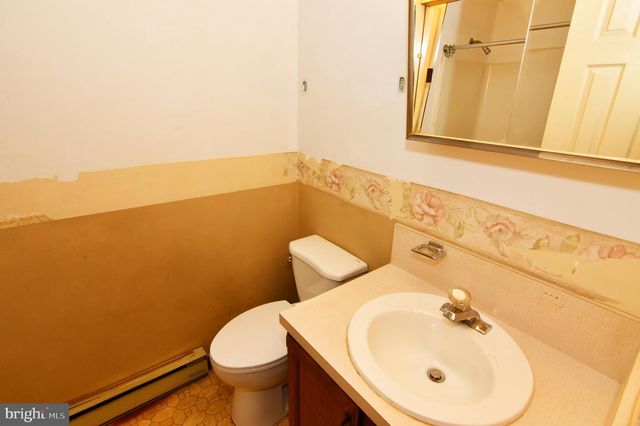 2111 SHAWN DR, Middletown, VA 22645