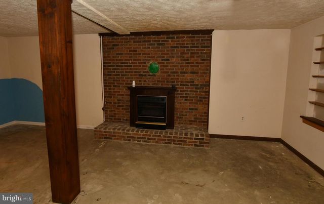 2111 SHAWN DR, Middletown, VA 22645