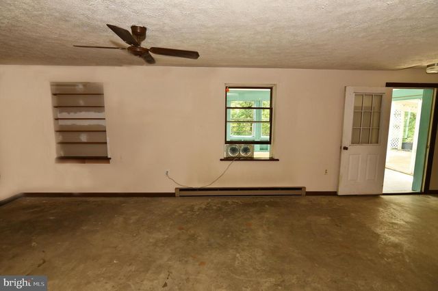 2111 SHAWN DR, Middletown, VA 22645