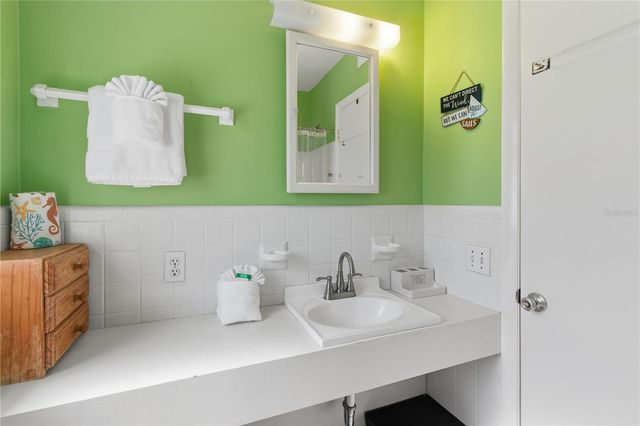 311 59TH STREET, Holmes Beach, FL 34217