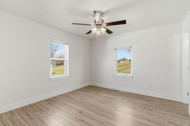 1255 E Bonaire Drive, Springfield, MO 65803