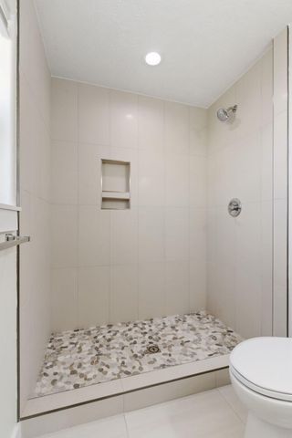 1255 E Bonaire Drive, Springfield, MO 65803