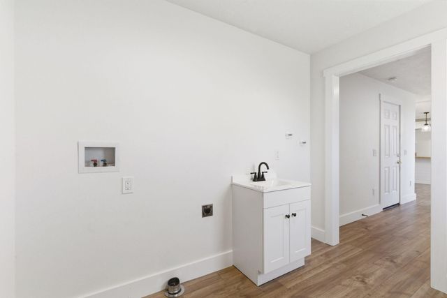 1255 E Bonaire Drive, Springfield, MO 65803