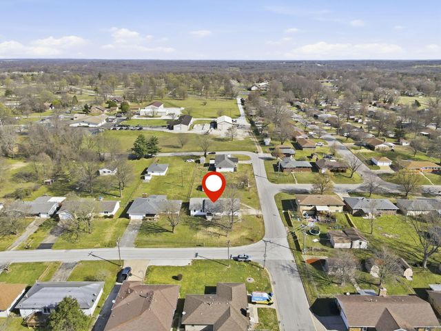1255 E Bonaire Drive, Springfield, MO 65803