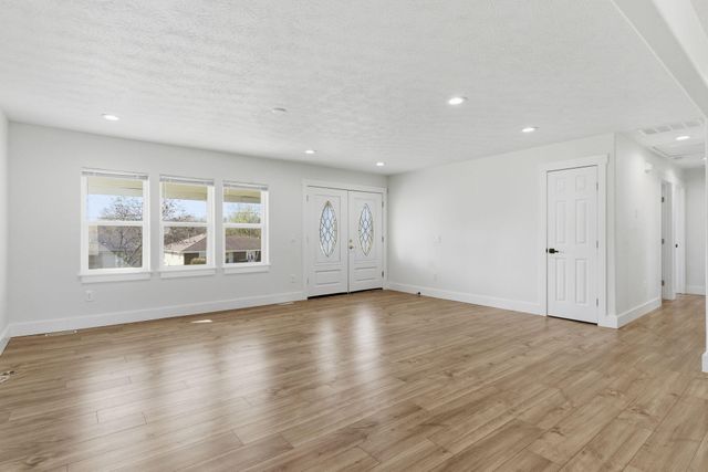 1255 E Bonaire Drive, Springfield, MO 65803