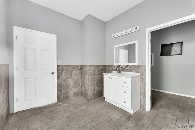 33 Lafayette Avenue, Buffalo, NY 14213