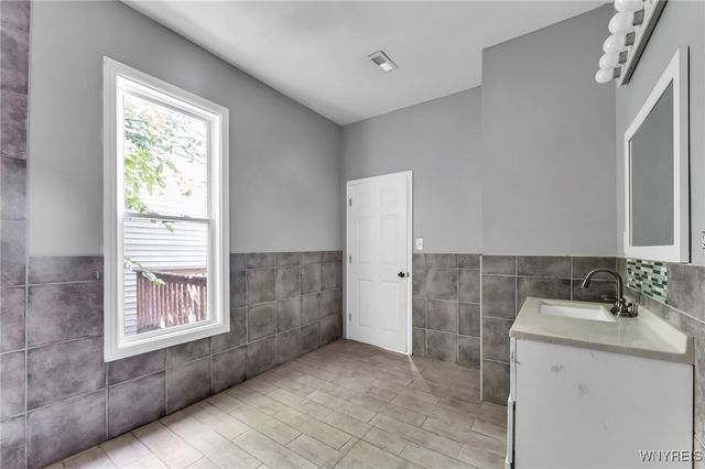 33 Lafayette Avenue, Buffalo, NY 14213