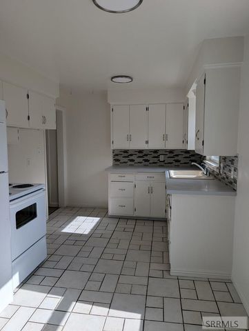 244 E 24th Street, Idaho Falls, ID 83404