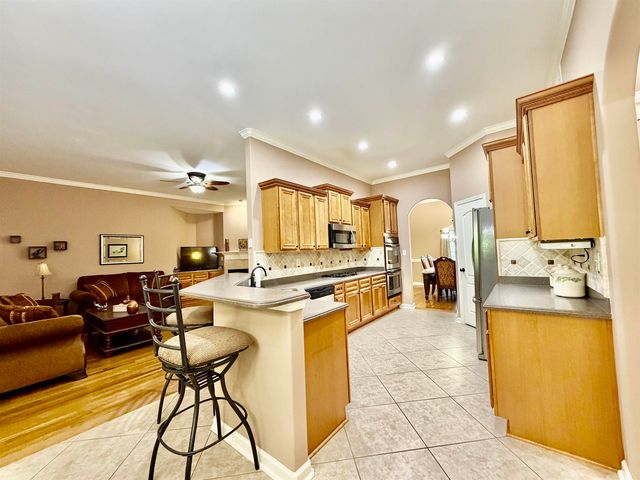 65 BURTON PLACE DR, Oakland, TN 38060