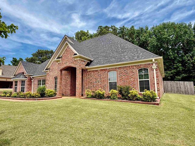 65 BURTON PLACE DR, Oakland, TN 38060