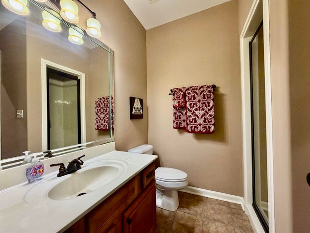 65 BURTON PLACE DR, Oakland, TN 38060