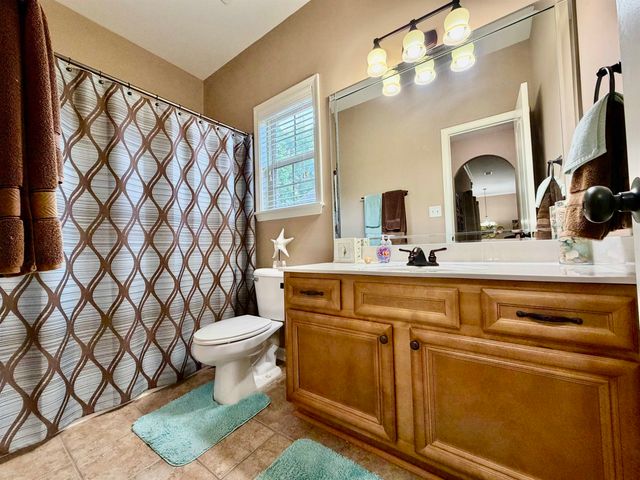 65 BURTON PLACE DR, Oakland, TN 38060