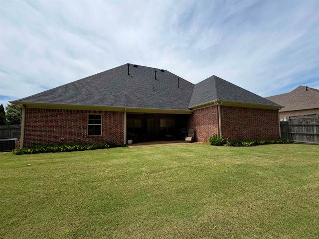 65 BURTON PLACE DR, Oakland, TN 38060