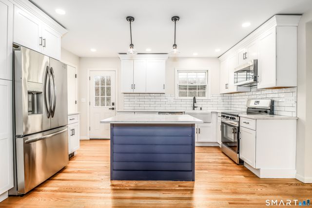 408 Hut Hill Road, Bridgewater, CT 06752