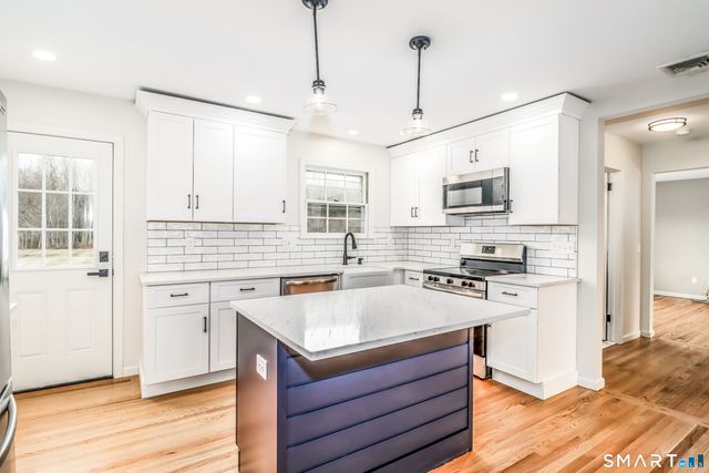 408 Hut Hill Road, Bridgewater, CT 06752