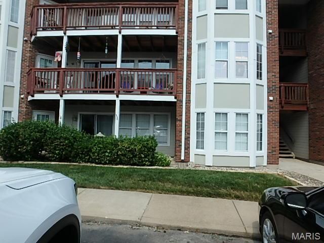 415 Shirley Ridge Drive 16, St Charles, MO 63304