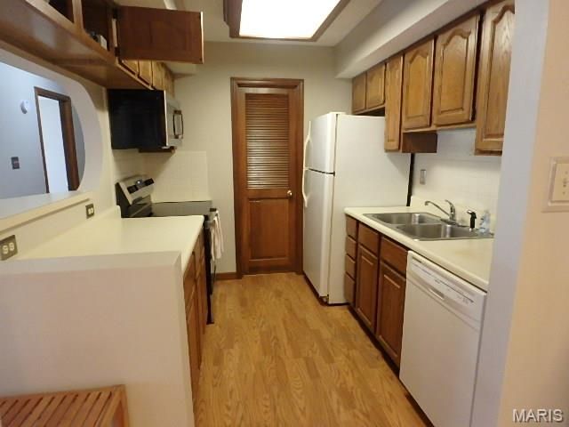 415 Shirley Ridge Drive 16, St Charles, MO 63304