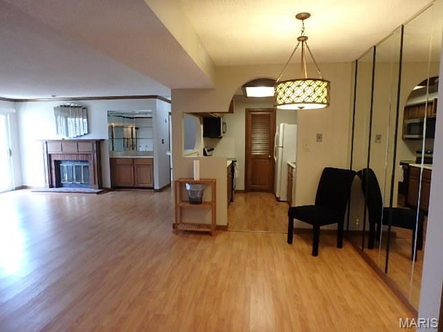 415 Shirley Ridge Drive 16, St Charles, MO 63304