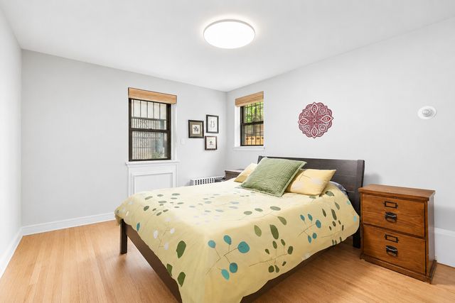 264 W 77th St Apt 2, New York City, NY 10024