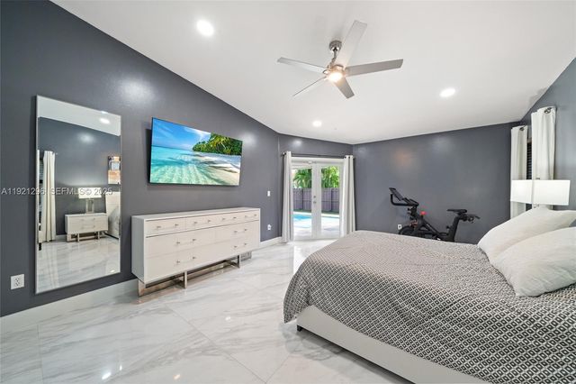 15484 SW 42nd Ter, Miami, FL 33185