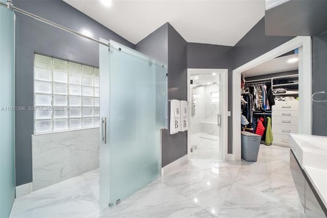 15484 SW 42nd Ter, Miami, FL 33185