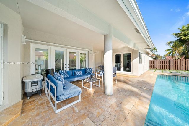 15484 SW 42nd Ter, Miami, FL 33185