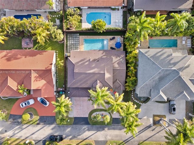 15484 SW 42nd Ter, Miami, FL 33185