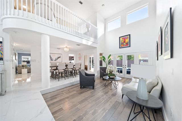 15484 SW 42nd Ter, Miami, FL 33185